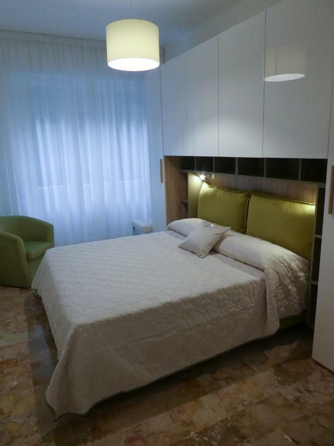 Isola Di Man Apartman Imperia Kültér fotó