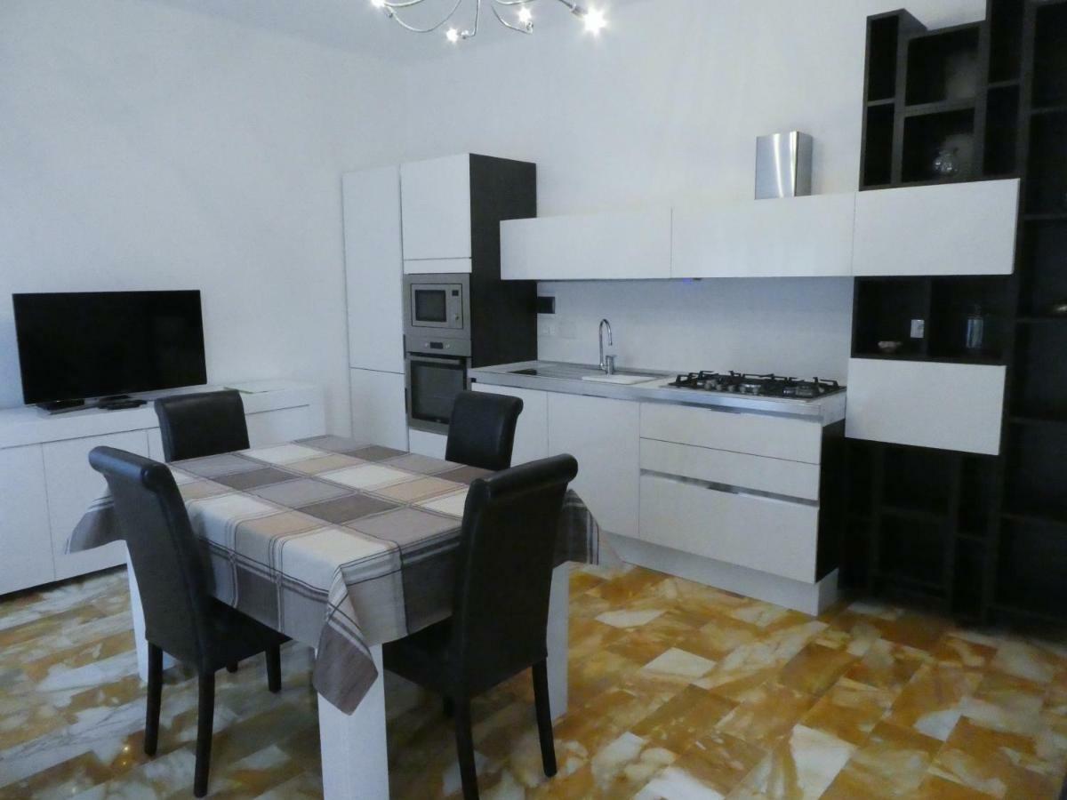 Isola Di Man Apartman Imperia Kültér fotó