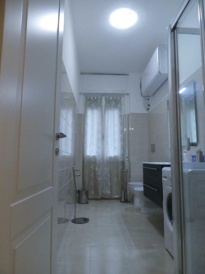 Isola Di Man Apartman Imperia Kültér fotó