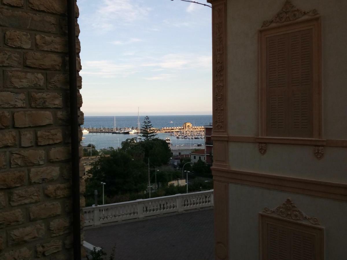 Isola Di Man Apartman Imperia Kültér fotó