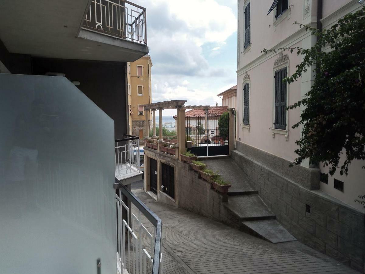 Isola Di Man Apartman Imperia Kültér fotó